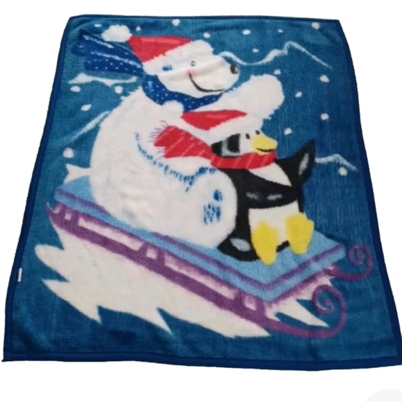 VTG LINEN CORP CHRISTMAS POLAR BEAR PENGUIN SLED PLUSH THROW BLANKET / HANGING - Picture 3 of 5